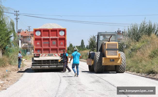Beyşehir’de yol yapım ve  onarım çalışması sürüyor