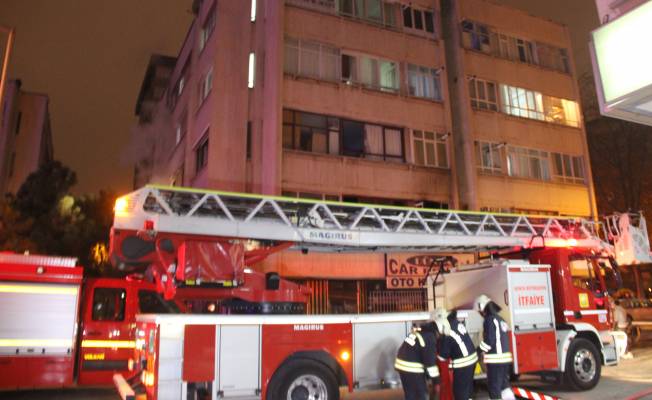 Konya'da 5 katlı binada yangın paniği!