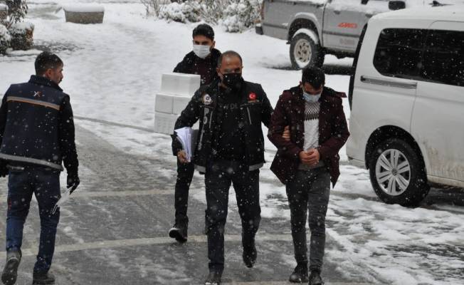 Konya'da durdurulan araçta 150 adet uyuşturucu hap ele geçirildi