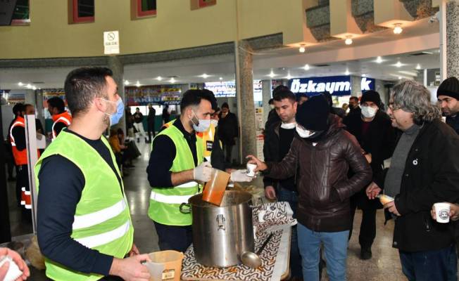 Konya Büyükşehir otogarda bekleyen yolcuları unutmadı