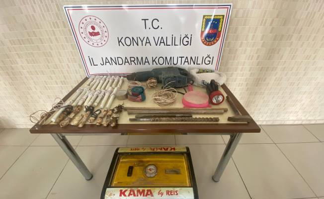 Konya'da 5 kişi kaçak kazıda kullanılan malzemelerle yakalandı