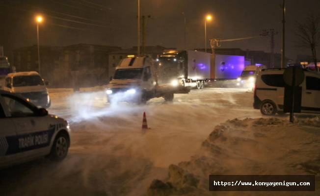 Konya’yı çevre illere bağlayan yollar kapatıldı