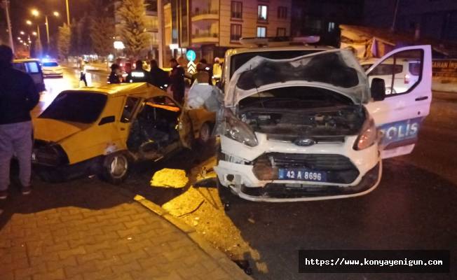Konya'da korkutan kaza! Polis aracı ile otomobil çarpıştı