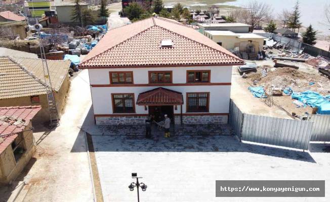 Konya'da ecdat yadigarı cami yeniden ibadete açıldı