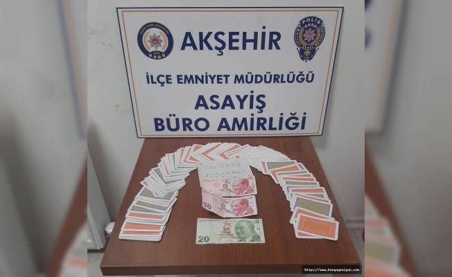Konya'da kumar oynayan  5 kişiye toplam 9 bin lira ceza kesildi