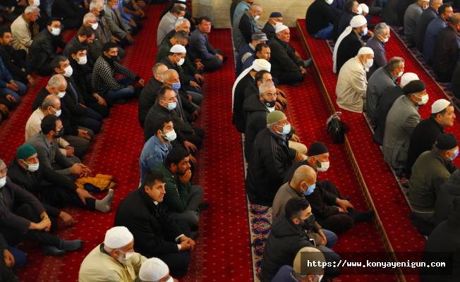 Konya'da Ramazan ayının ilk Cuma namazı kılındı