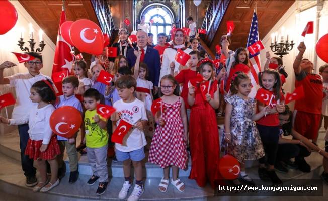 Türkiye'nin Washington Büyükelçiliği ve New York Başkonsolosluğu'nda 23 Nisan coşkuyla kutlandı