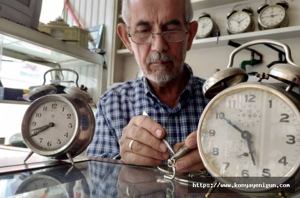 55 yıldır kurmalı saat tamir ediyor