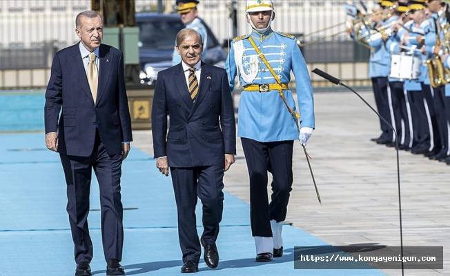 Erdoğan, Pakistan Başbakanı Şerif'i resmi törenle karşıladı