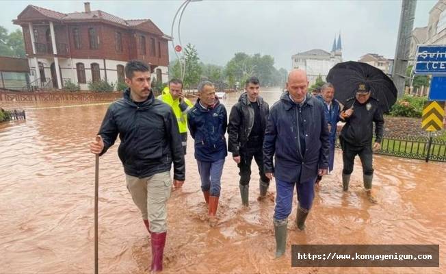 İçişleri Bakanı Soylu, sel afetinin yaşandığı Bartın'da incelemelerde bulundu
