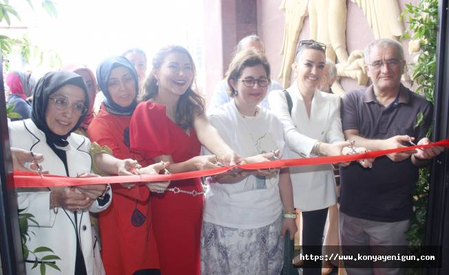 Kadın sağlığı üzerine hizmet  veren Dr. Â Klinik açıldı