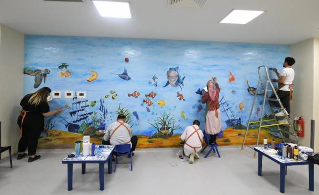 KOMEK hastane duvarlarını çocuklar için renklendirdi