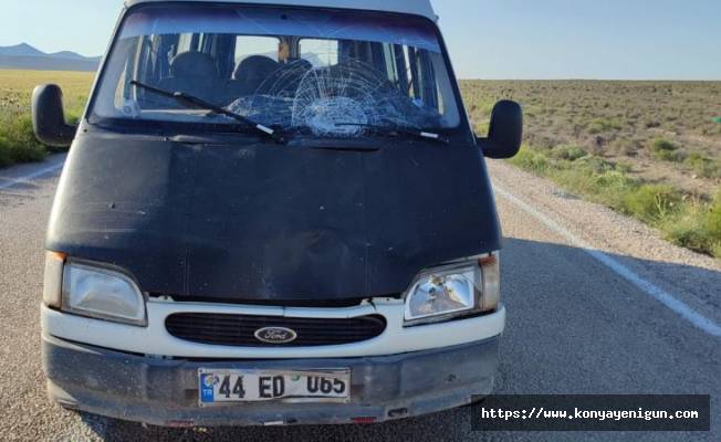 Konya'da araçtan inen çocuğa minibüs çarptı