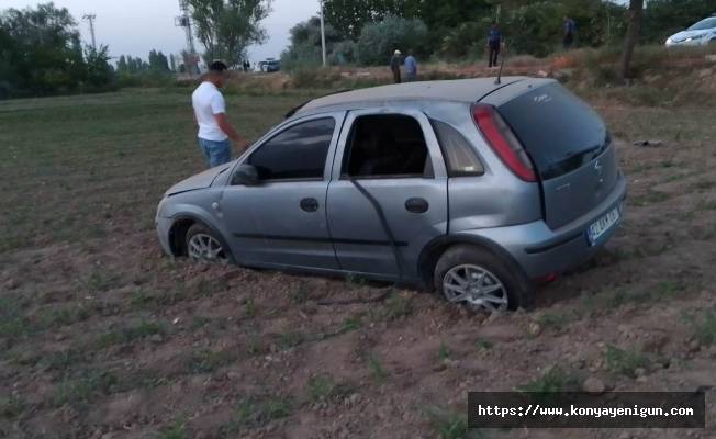Konya'da kontrolden çıkan otomobil tarlaya uçtu: 4 yaralı