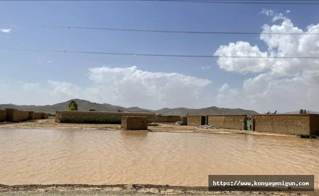 Afganistan'da son 3 günde meydana gelen sel felaketinde 18 kişi öldü