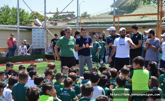 Fatih Özgökçen, Konyaspor Futbol Okullarını ziyaret etti