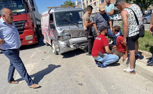 Konya'da 3 aracın karıştığı trafik kazasında 3 kişi yaralandı