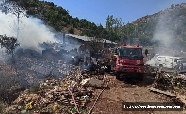 Konya'da ev ve samanlık yangını: 1 yaralı