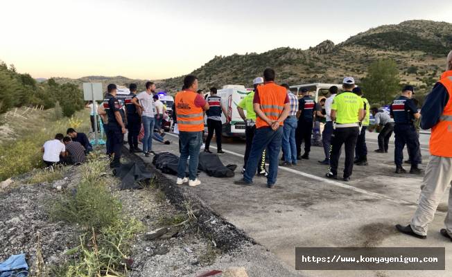 Konya'da feci kaza! İki otomobil çarpıştı: 5 ölü, 4 yaralı