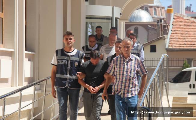 Konya'dan 100 bin liralık döviz çalan şahıslar tutuklandı