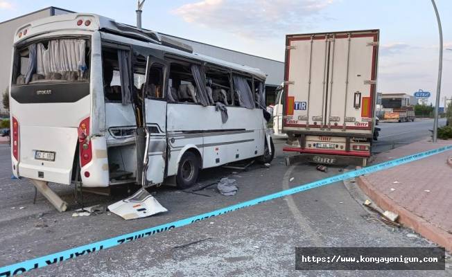 Konya'da feci kaza!  İşçi servisi ile tır çarpıştı: 1 ölü, 25 yaralı
