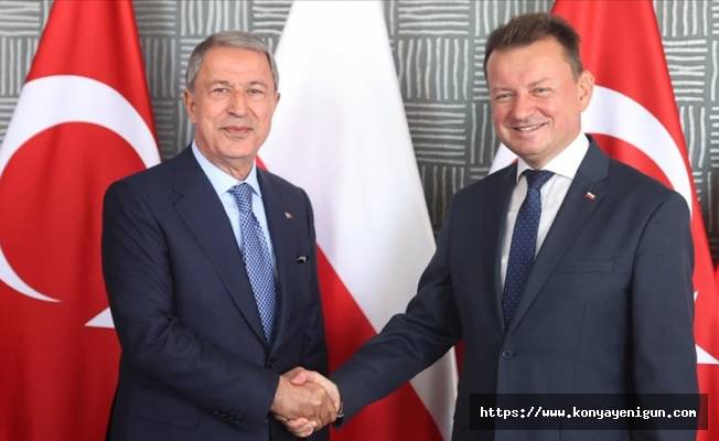 Milli Savunma Bakanı Akar, Polonyalı mevkidaşı Blaszczak ile görüştü