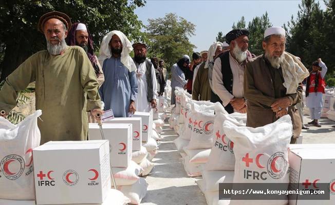 Türk Kızılaydan ihtiyaç sahibi 1000 Afgan aileye gıda yardımı