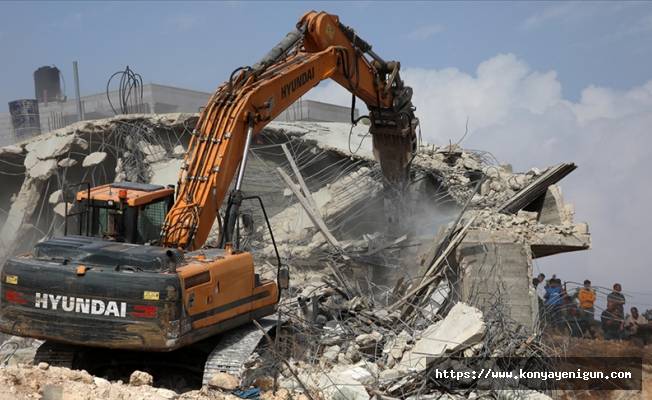 İsrail ordusu Batı Şeria'da Filistinlilere ait 6 evi yıktı