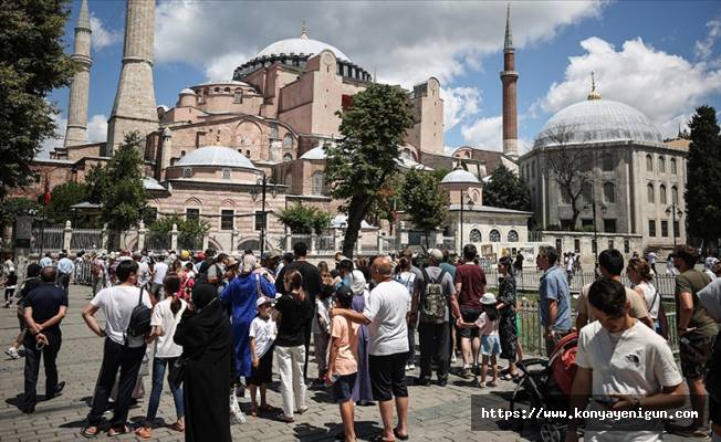 İstanbul'a eylülde gelen turist sayısı 2021'in aynı ayına göre yüzde 64 arttı