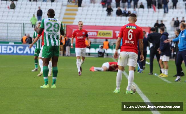 Konyaspor - Kasımpaşa maçının son dakikalarında tartışma çıktı