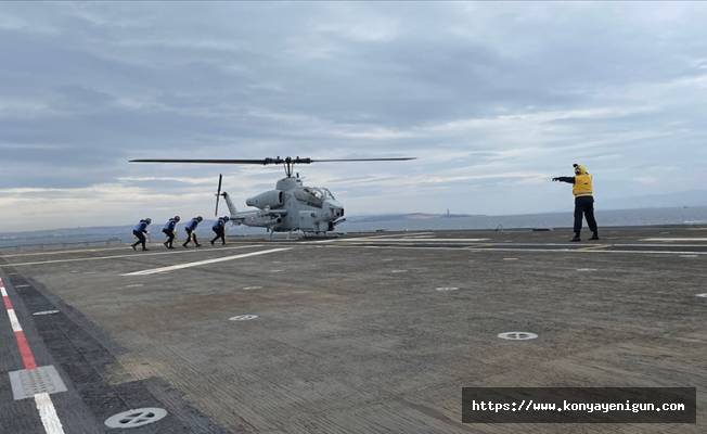 AH-1W Super Cobra ve SH-70 Sea Hawk helikopteri, LHD ANADOLU gemisine ilk inişi gerçekleştirdi
