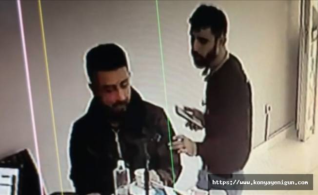 Beyoğlu'ndaki terör saldırısının iki zanlısının buluşma anı kameraya yansıdı