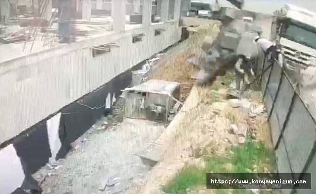 İstanbul'da kontrolden çıkan hafriyat kamyonu inşaat alanına girdi