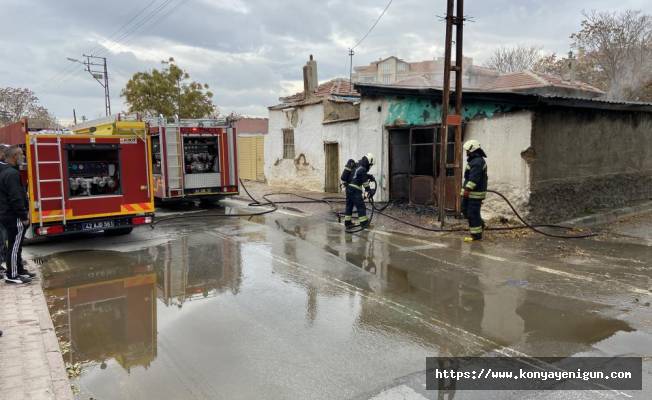 Konya’da müstakil evin deposunda yangın