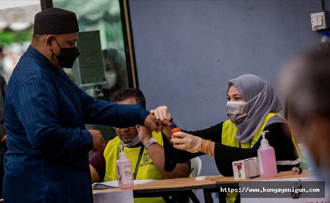 Malezya'da 15. genel seçim için oy kullanma işlemi başladı