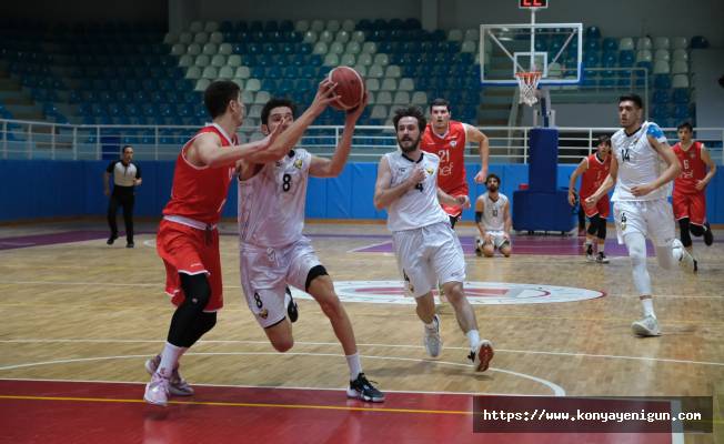 Basketbol’da Büyükşehir rakibini 77-71 mağlup etti