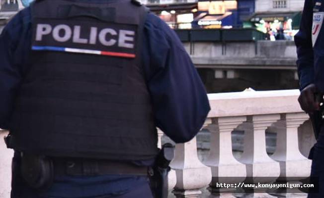 Fransa'da yabancılara kötü muameleyi ifşa eden Müslüman polise baskı yapıldığı ortaya çıktı