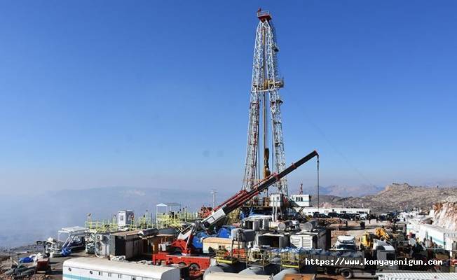 Şırnak'ta Namaz Dağı bölgesinde Şırnak-1 kuyusunda sondaj çalışması başlatıldı