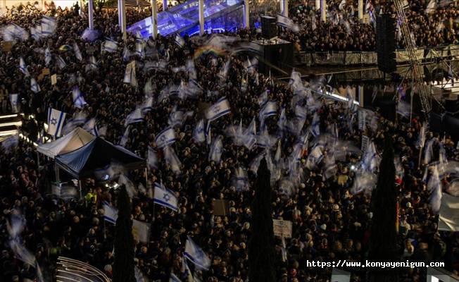 Tel Aviv'de yaklaşık 80 bin İsrailli gösterici aşırı sağcı Netanyahu hükümetini protesto etti