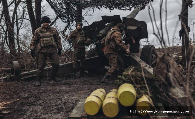 Zelenskiy: Rusya Noel'i Donbas'ta askerlerimizin ilerlemesini durdurmak için kullanmak istiyor
