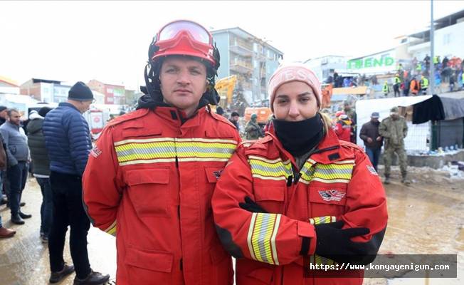 Arnavutluk arama kurtarma ekibi depremin oluşturduğu hasara şaşırdı