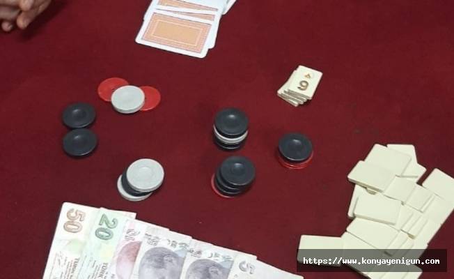 Kumar oynayan 4 kişiye para cezası