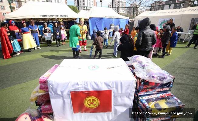 Kırgız öğrencilerin gönderdiği oyuncaklar Kahramanmaraşlı depremzede çocuklara ulaştı