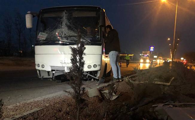 Konya'da korkutan kaza! Servis midibüsleri çarpıştı