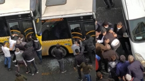 İstanbul'da otobüsün camını kırıp şoförü ve oğlunu darp ettiler