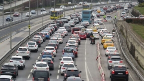 Sokağa çıkma kısıtlamasının ardından İstanbul'da trafik yoğunluğu