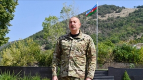 Azerbaycan Cumhurbaşkanı Aliyev, işgalden kurtarılan Laçın'ı ziyaret etti
